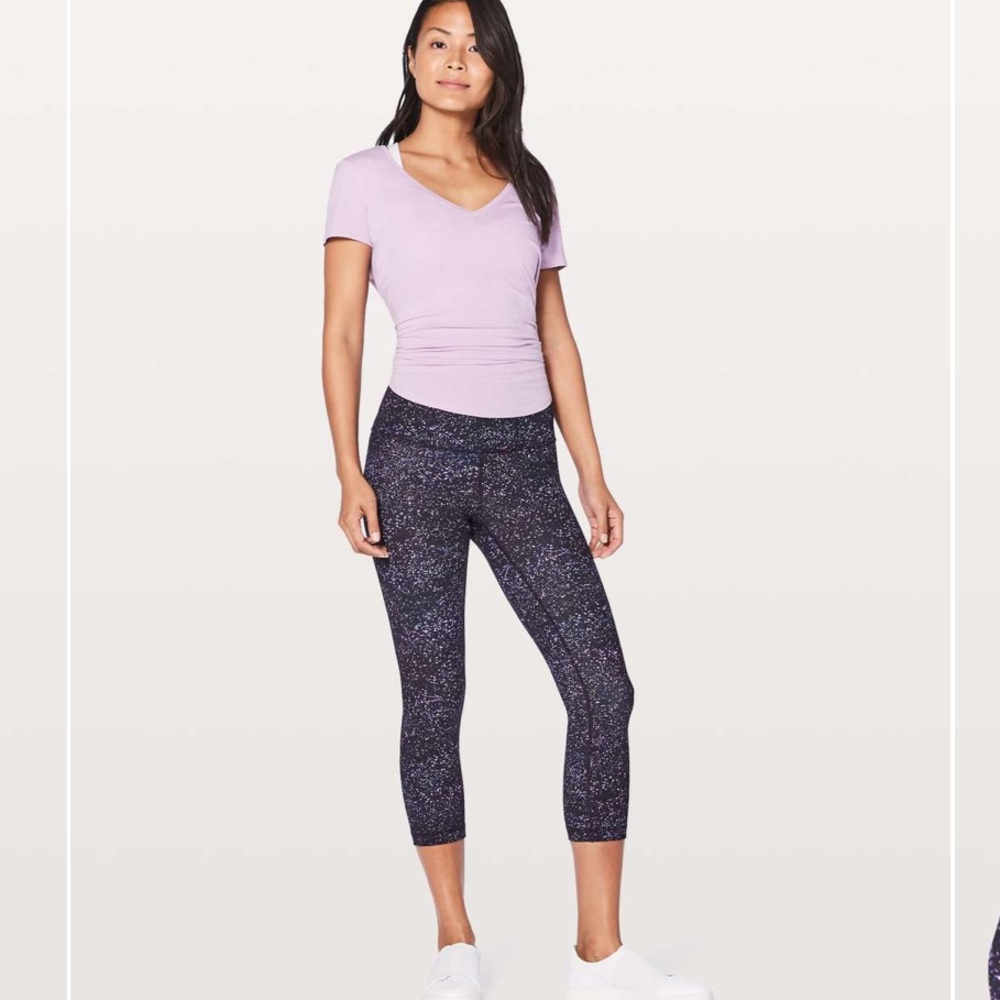 Lululemon Wunder Under Crop Hi-Rise 21"
Crystalline Multi size 6